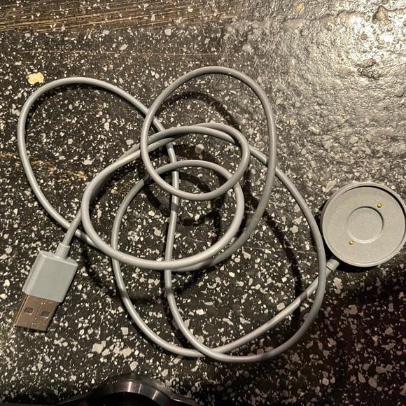 Fossil Gen 5 smart watch black with silicone strap - Picture 8 of 9